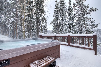 Luxury Breckenridge Cabin with a Large Hot Tub - Breckenridge, Colorado - glamping.directory