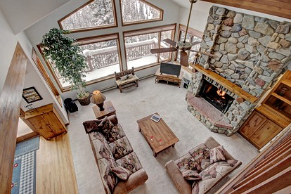 Luxury Breckenridge Cabin with a Large Hot Tub - Breckenridge, Colorado - glamping.directory