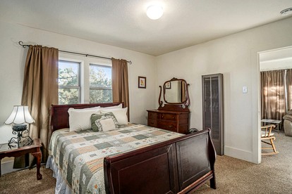Charming Pet Friendly Cabin with Barbecue and Hot-tub in Estes Park, Colorado - Estes Park, Colorado - glamping.directory