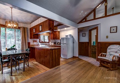 Cozy Cottage Rental with Small Private Pond in Canadensis, Pennsylvania - Canadensis, Pennsylvania - glamping.directory