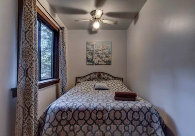 Cozy Cottage Rental with Small Private Pond in Canadensis, Pennsylvania - Canadensis, Pennsylvania - glamping.directory