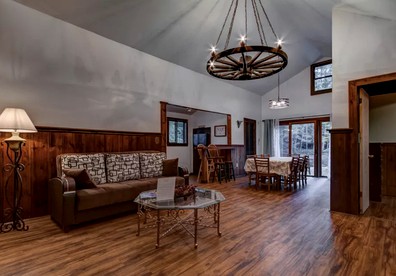 Cozy Cottage Rental with Small Private Pond in Canadensis, Pennsylvania - Canadensis, Pennsylvania - glamping.directory