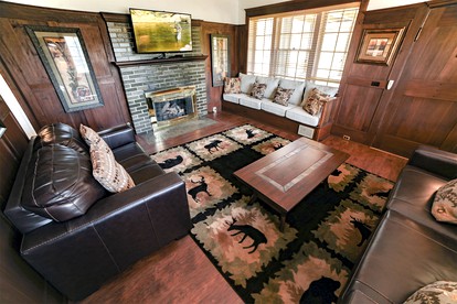 Aspen Mountain Cabin with Private Hot-Tub and Wonderful Views of Longs Peak near Estes Park, Colorado - Estes Park, Colorado - glamping.directory
