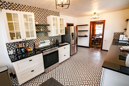 Aspen Mountain Cabin with Private Hot-Tub and Wonderful Views of Longs Peak near Estes Park, Colorado - Estes Park, Colorado - glamping.directory