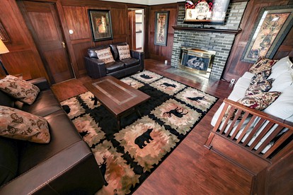 Aspen Mountain Cabin with Private Hot-Tub and Wonderful Views of Longs Peak near Estes Park, Colorado - Estes Park, Colorado - glamping.directory