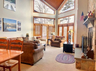 Gorgeous New Hampshire Vacation Home in the White Mountains - Carroll, New Hampshire - glamping.directory