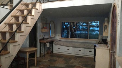 Lakeside Cottage with Balcony and Views on Lake Graham, Texas - Graham, Texas - glamping.directory