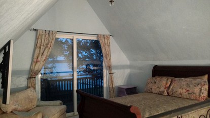 Lakeside Cottage with Balcony and Views on Lake Graham, Texas - Graham, Texas - glamping.directory