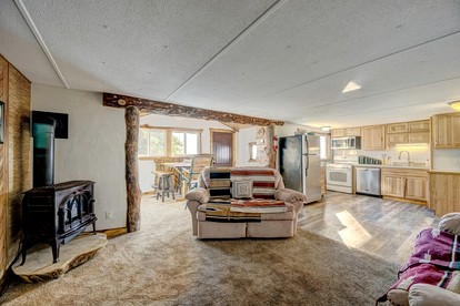 Awesome Retreat with Hot-Tub with Serene Landscape Views in Wyoming - Story, Wyoming - glamping.directory