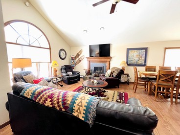 Wooden Rustic Cabin with Hot-Tub and Foosball Table in Estes Park, Colorado - Estes Park, Colorado - glamping.directory