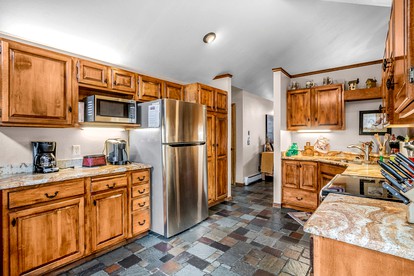 Wooden Rustic Cabin with Hot-Tub and Foosball Table in Estes Park, Colorado - Estes Park, Colorado - glamping.directory