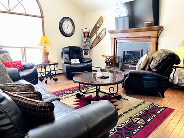 Wooden Rustic Cabin with Hot-Tub and Foosball Table in Estes Park, Colorado - Estes Park, Colorado - glamping.directory