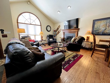 Wooden Rustic Cabin with Hot-Tub and Foosball Table in Estes Park, Colorado - Estes Park, Colorado - glamping.directory