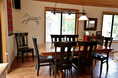 Breathtaking Cottage with Barbecue in Sunriver, Oregon - Sunriver, Oregon - glamping.directory