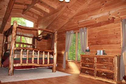 Deluxe Log Cabin with a Hot Tub in the Smoky Mountains of North Carolina - Clyde, North Carolina - glamping.directory
