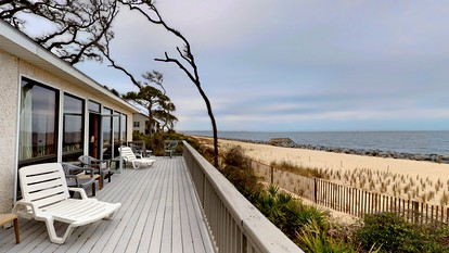 Fabulous Oceanfront Cottage with Pool and Private Beach Entrance in Jekyll Island, Georgia - Jekyll Island, Georgia - glamping.directory