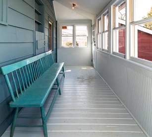 Scenic Barn Rental for a Family Getaway near Stissing Lake in Pine Plains, New York - Pine Plains, New York - glamping.directory