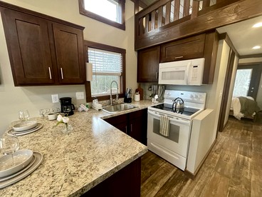 Breathtaking Tiny House Settled Between Trees in Tracy City, Tennessee - Tracy City, Tennessee - glamping.directory