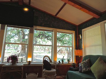 Beautiful Honeymoon Suite Rentals with Jacuzzis near San Antonio, Texas - glamping.directory