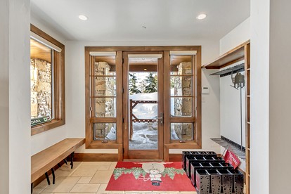 Incredible Villa with Fireplace and Pool Table in Park City, Utah - Park City, Utah - glamping.directory
