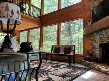 Beautiful Cabin Nestled in the Woods with Incredible Views for a Peaceful Escape in Sautee Nacooche, Georgia - Sautee Nacoochee, Georgia - glamping.directory