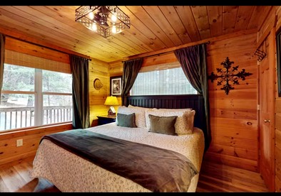 Beautiful Cabin Nestled in the Woods with Incredible Views for a Peaceful Escape in Sautee Nacooche, Georgia - Sautee Nacoochee, Georgia - glamping.directory