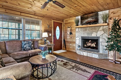 Red Bird Cabin Close to Blue Ridge Mountains - Morganton, Georgia - glamping.directory