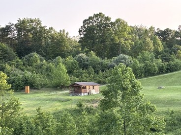 Cozy Studio Cabin Surrounded by Nature for a Peaceful Getaway near Gallipolis, Ohio - Gallipolis, Ohio - glamping.directory