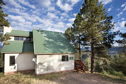 Delightful Cabin Rental with Mountain Views in Durango, Colorado - Durango, Colorado - glamping.directory