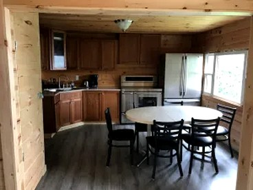 Picturesque Cottage Rentals with Direct Access to Oneida Lake in Cleveland, New York - Cleveland, New York - glamping.directory