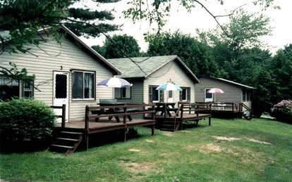 Picturesque Cottage Rentals with Direct Access to Oneida Lake in Cleveland, New York - Cleveland, New York - glamping.directory