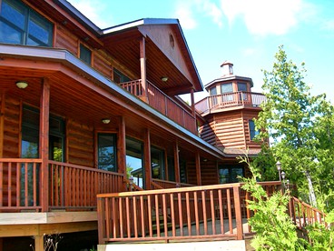 Peaceful Bed and Breakfast Room on the Lake near Cheboygan in Northern Michigan - Cheboygan, Michigan - glamping.directory