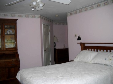 Romantic Room Rental on a Lovely Farm near Hillsboro, Ohio - Leesburg, Ohio - glamping.directory