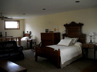 Romantic Room Rental on a Lovely Farm near Hillsboro, Ohio - Leesburg, Ohio - glamping.directory