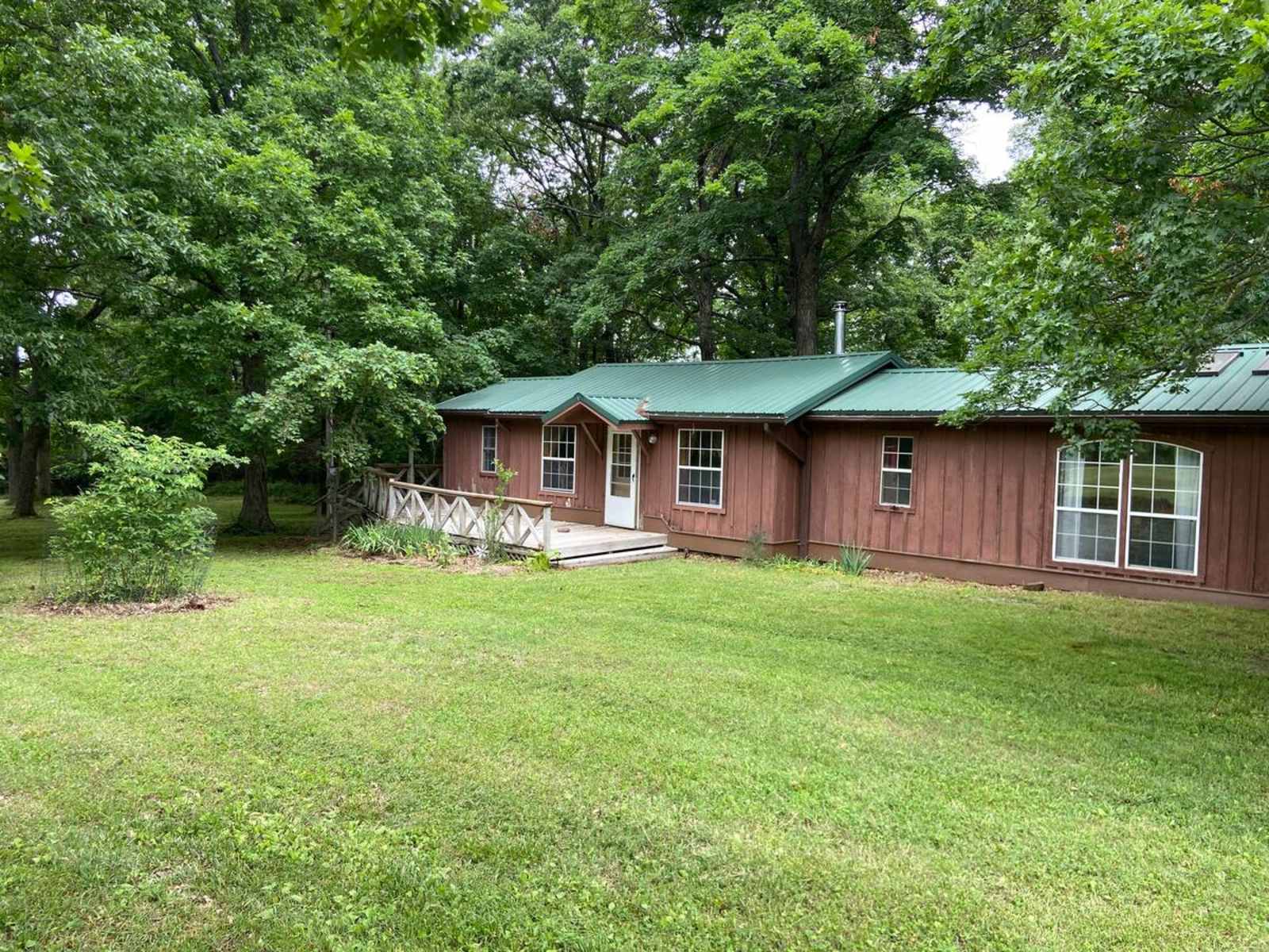 Bug Tussle Ridge - Fayetteville, Arkansas - glamping.directory