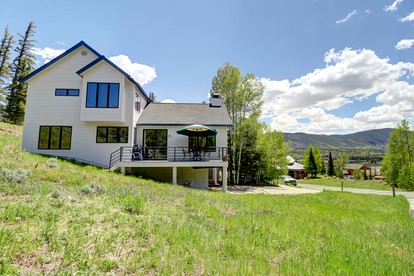 Bright Retreat with New Equipped Deck in Dillon, Colorado - glamping.directory