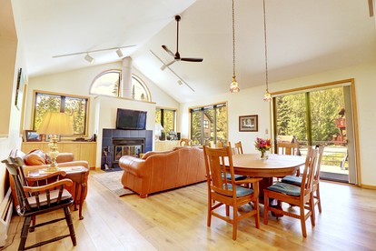 Bright Retreat with New Equipped Deck in Dillon, Colorado - Dillon, Colorado - glamping.directory