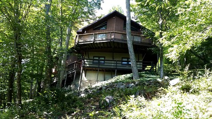 Large Vacation Rental for Groups near Sugar Mountain Resort, North Carolina - Sugar Mountain, North Carolina - glamping.directory
