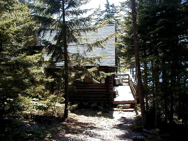 Beachfront Cottage Rental by a Swimming Beach in Friendship, Maine - Friendship, Maine - glamping.directory