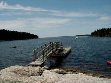 Beachfront Cottage Rental by a Swimming Beach in Friendship, Maine - Friendship, Maine - glamping.directory