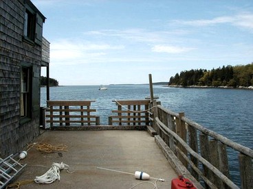 Beachfront Cottage Rental by a Swimming Beach in Friendship, Maine - Friendship, Maine - glamping.directory
