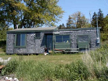 Beachfront Cottage Rental by a Swimming Beach in Friendship, Maine - glamping.directory