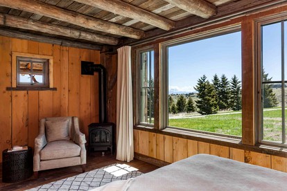 Bear's Den in Ennis, Montana - Ennis, Montana - glamping.directory