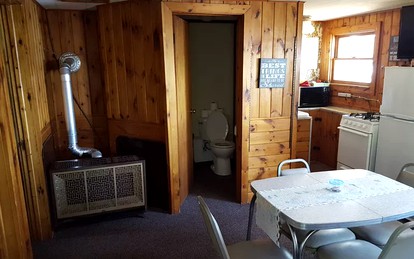 Lakeside Cabin Rental with a Boat Launch near Tomahawk, Wisconsin - Tomahawk, Wisconsin - glamping.directory