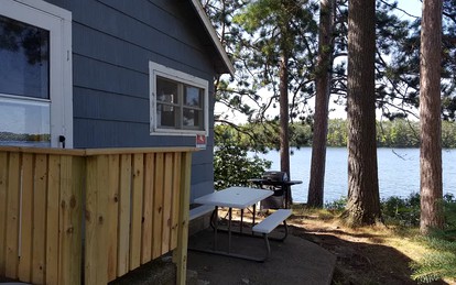 Lakeside Cabin Rental with a Boat Launch near Tomahawk, Wisconsin - Tomahawk, Wisconsin - glamping.directory