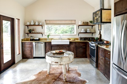 Modern Luxury Rental with Bohemian Decor near Antique Show in Round Top, Texas - Round Top, Texas - glamping.directory