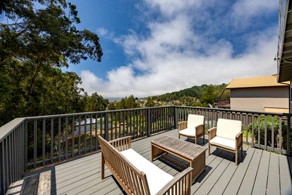 Oceanfront Beach House Nestled Amidst Trees in Pacifica, California - Pacifica, California - glamping.directory