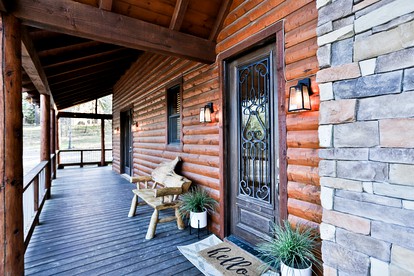 Luxury Glamping Cabin Near Mountain Fork Lake, Oklahoma, Perfect for Family Vacations - Broken Bow, Oklahoma - glamping.directory