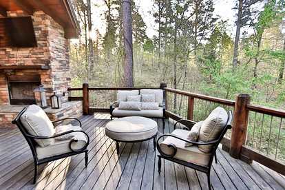 Luxury Glamping Cabin Near Mountain Fork Lake, Oklahoma, Perfect for Family Vacations - Broken Bow, Oklahoma - glamping.directory