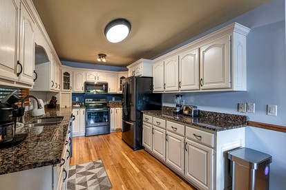 Amazing Lakefront Cabin Perfect for Groups in Topton, North Carolina - Topton, North Carolina - glamping.directory